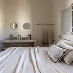 Lägenhetshotell Frescoes Luxury By Kb Hospitality Mesaria