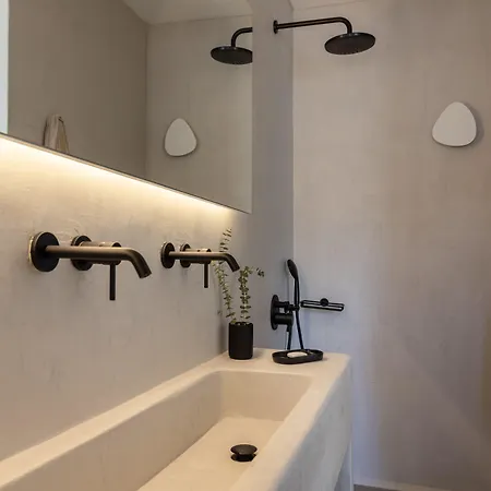 아파트호텔 Frescoes Luxury By Kb Hospitality 메사리아