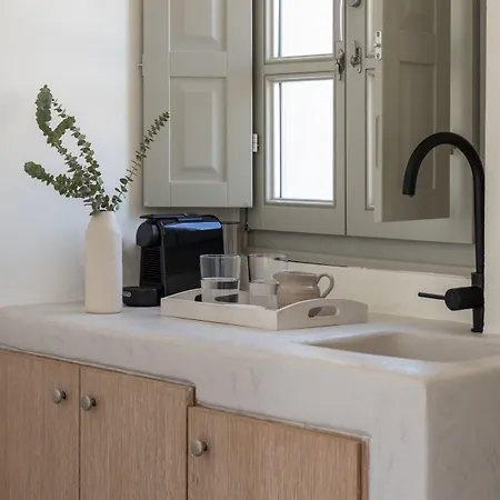 Frescoes Luxury By Kb Hospitality 4* 메사리아