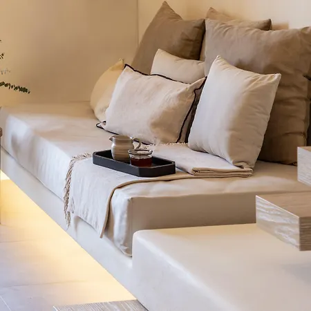 Frescoes Luxury By Kb Hospitality Apartahotel Mesaria