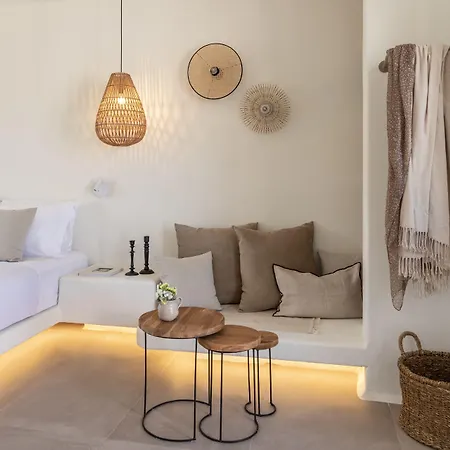 Apartahotel Frescoes Luxury By Kb Hospitality Mesaria